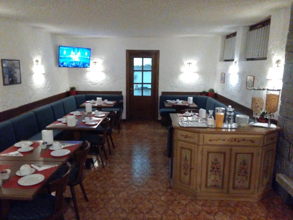 Garni Bucaneve Мадона ди Кампильо Екстериор снимка